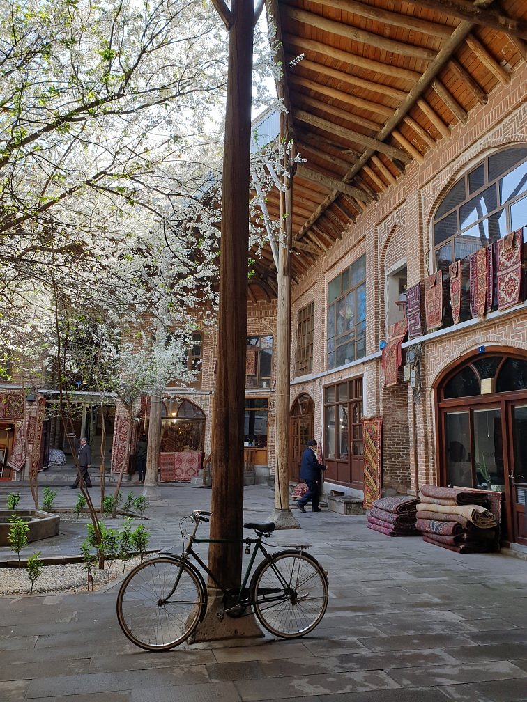 bazaar-of-tabriz (1)