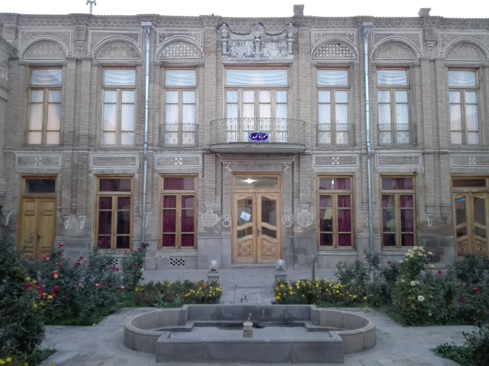 bb9dab81a90ea34b7aa01c2215ec539b554ccf7a7692e7921a5a25b8b2b749e1_original