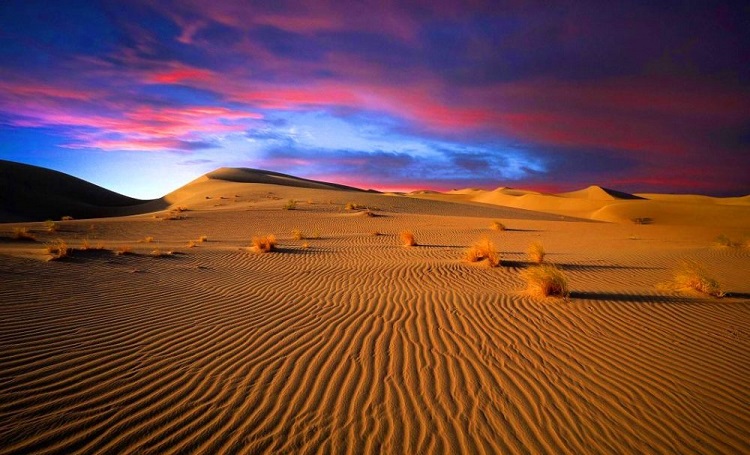 بهترین زمان سفر به کویر مرنجاب بهترین زمان سفر به کویر مرنجاب